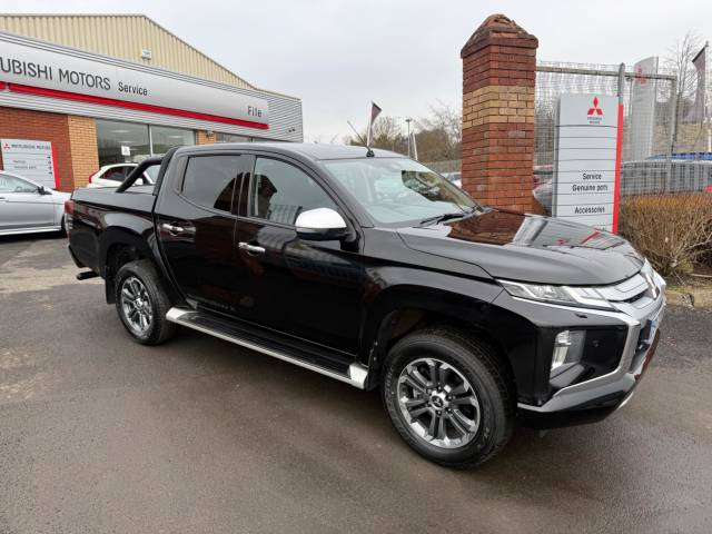 Mitsubishi L200 2.3 Double Cab DI-D 150 Barbarian X 4WD Auto Pick Up Diesel BLACK